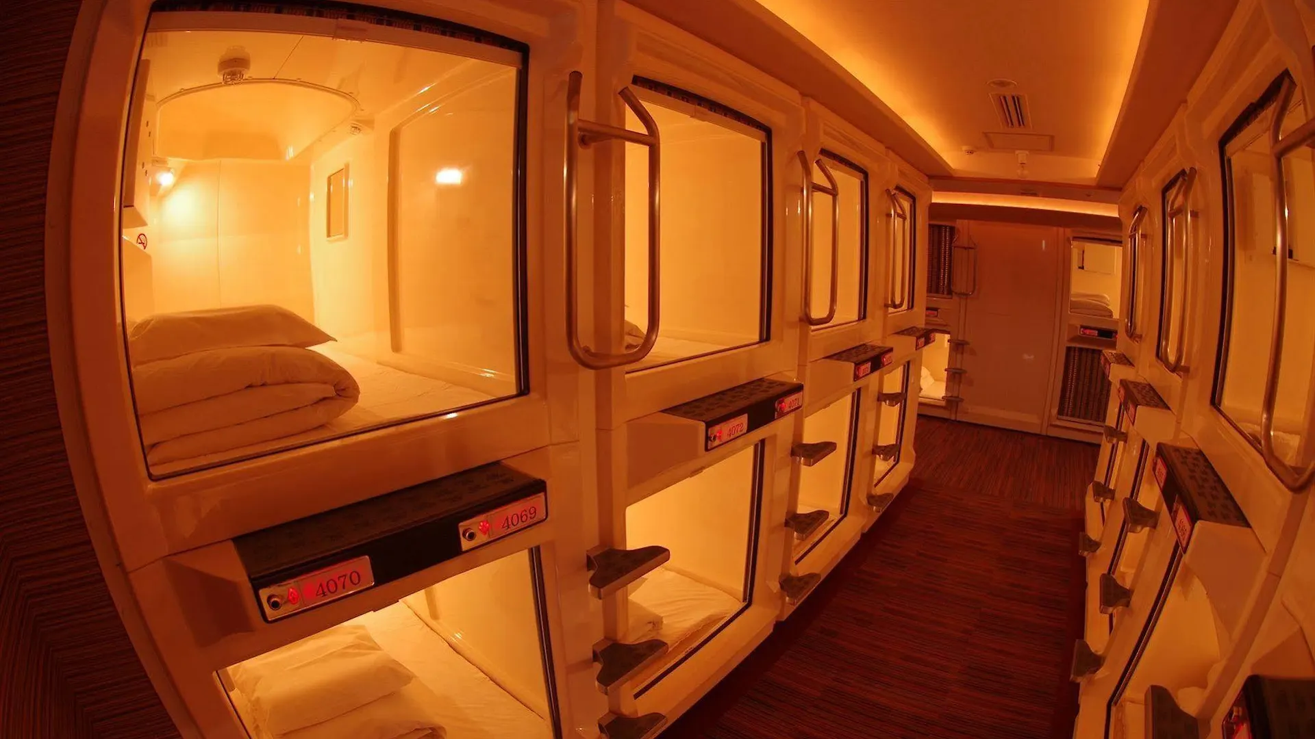 Capsule Inn Osaka 0*,  Japan
